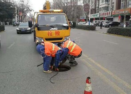 井盖跳响抢修